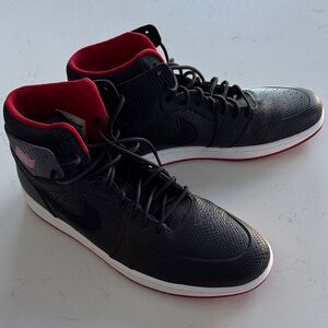 Nike Men's Air Jordans in Black and Red